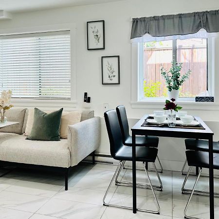 2Br 1.5Ba Full Kitchen Private Guest House - Free Parking - Central Location Vancouver Dış mekan fotoğraf