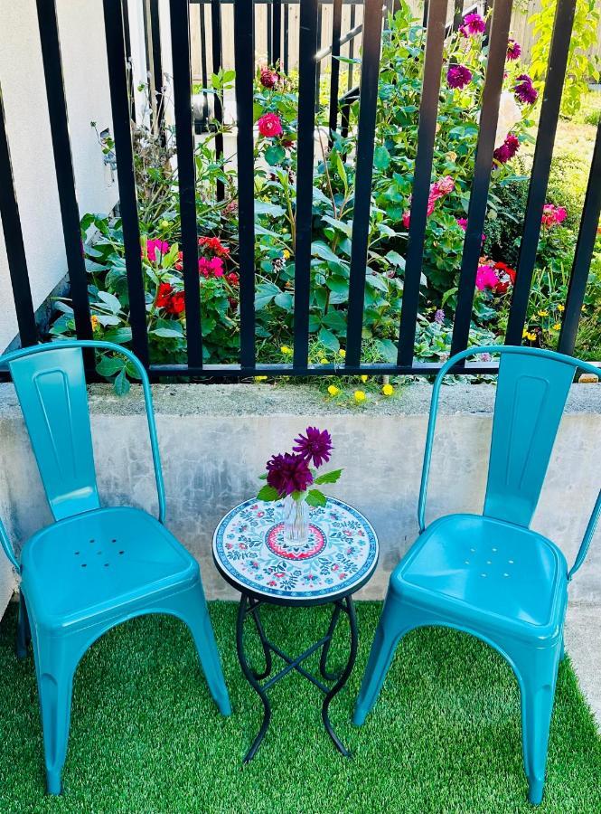 2Br 1.5Ba Full Kitchen Private Guest House - Free Parking - Central Location Vancouver Dış mekan fotoğraf